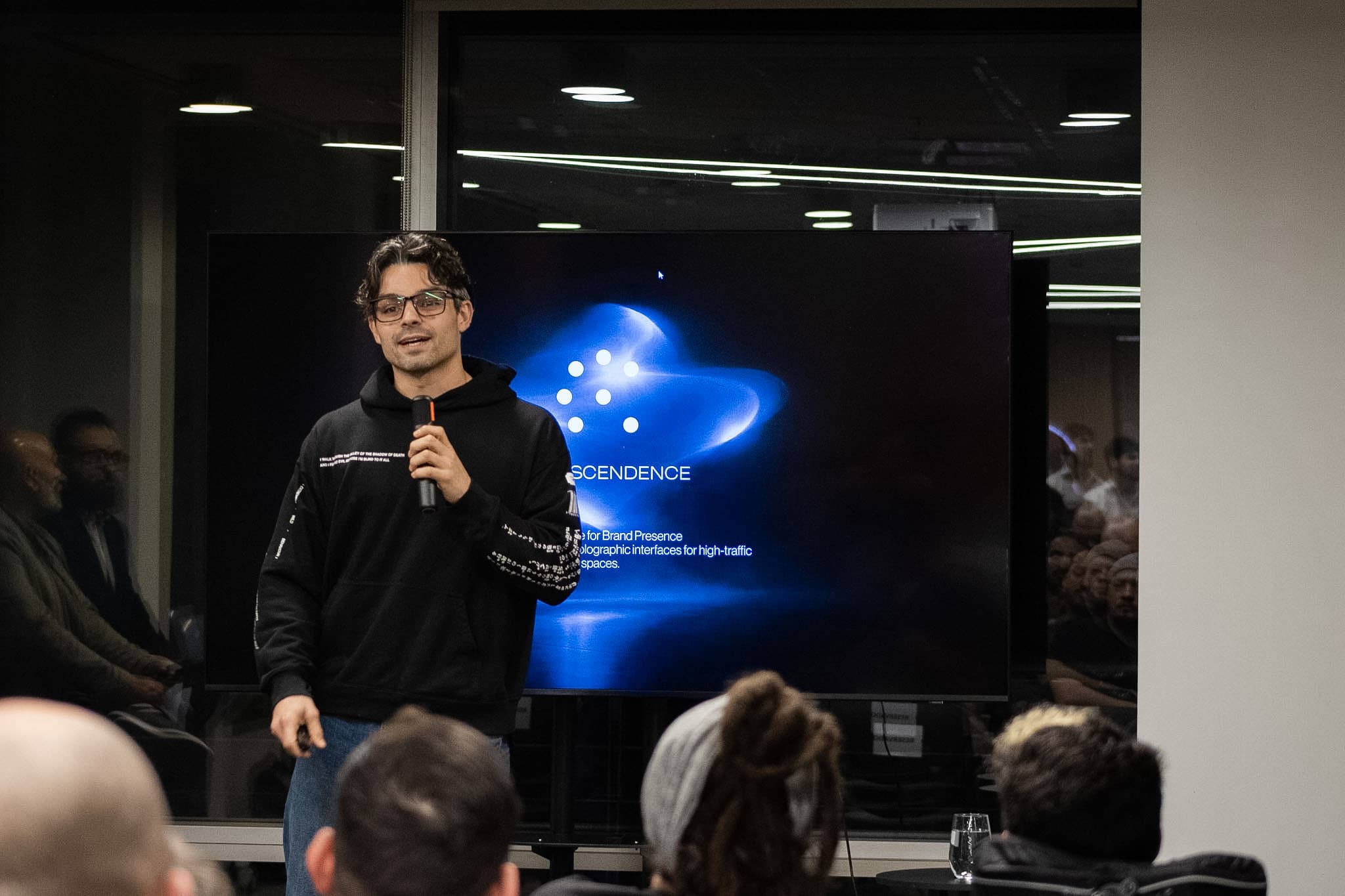 Transcendence Platform presentando en WIP.